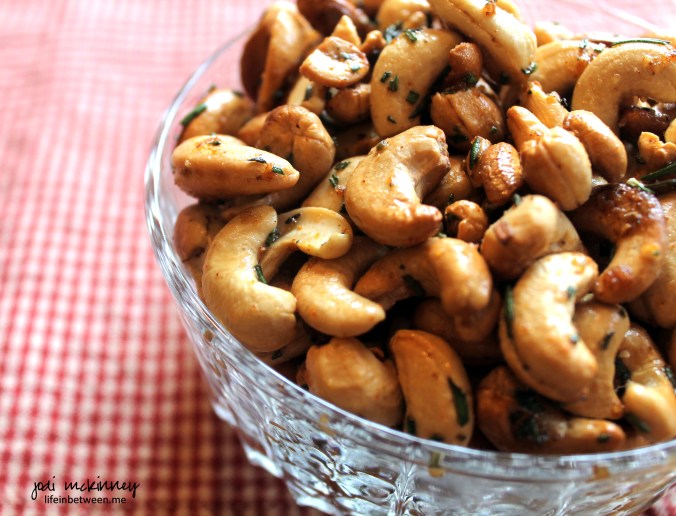 roasted rosemary cashews 3