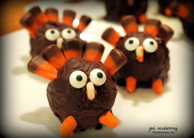 thanksgiving turkey oreo balls