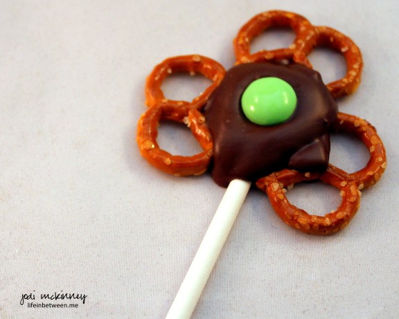 Chocolate Pretzel Shamrock Pop