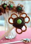 Chocolate Pretzel Shamrock Pops