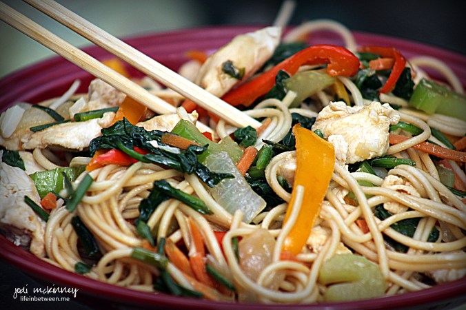 chicken and vegetable lo mein