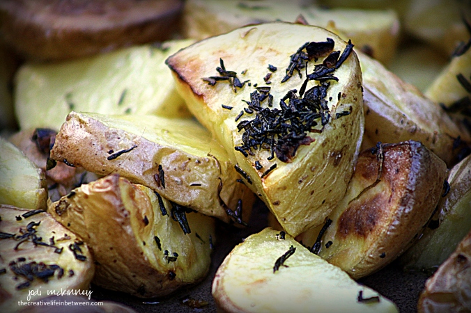 roasted-rosemary-and-garlic-yukon-gold-potatoes-3
