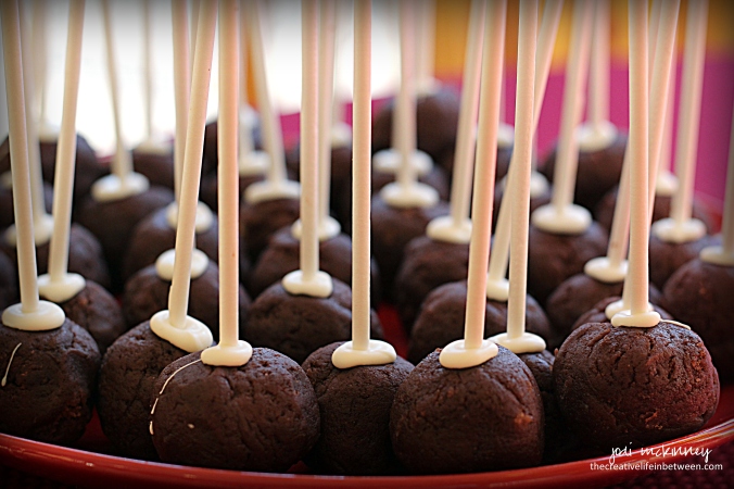 cake-pops-german-chocolate-before-dipping